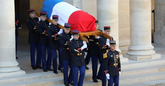 Charles Aznavour için Paris'te tören